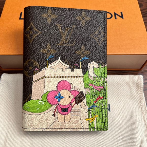 SOLD Authentic Louis Vuitton Passport Cover - Picture 1 of 5